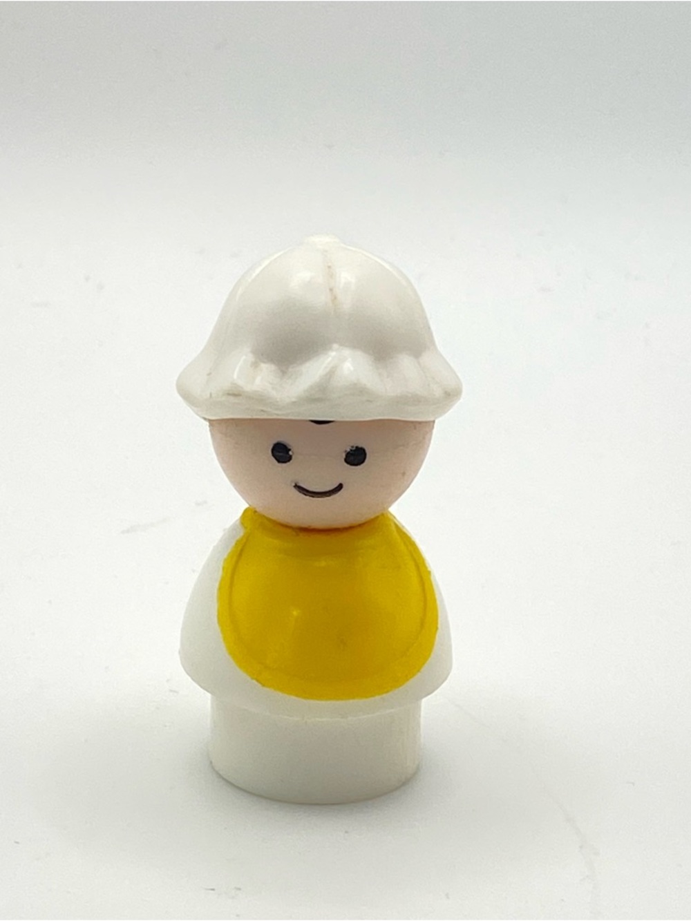 Vintage Fisher Price Little People White Baby W/ Yellow Bib & Bonnet 2” Retro
